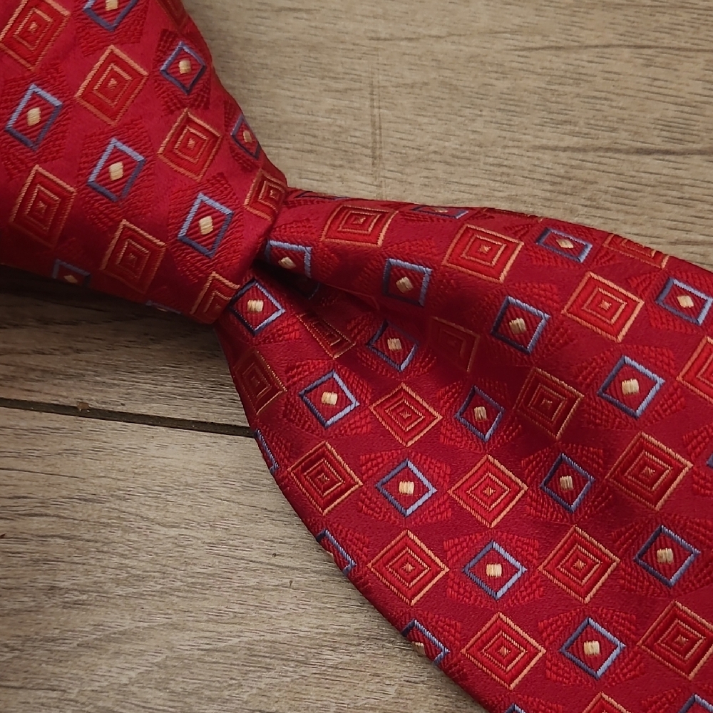 ERMENEGILDO ZEGNA Italy Dark Metallic Red Blue Square Pattern Mens Silk‎ Tie
